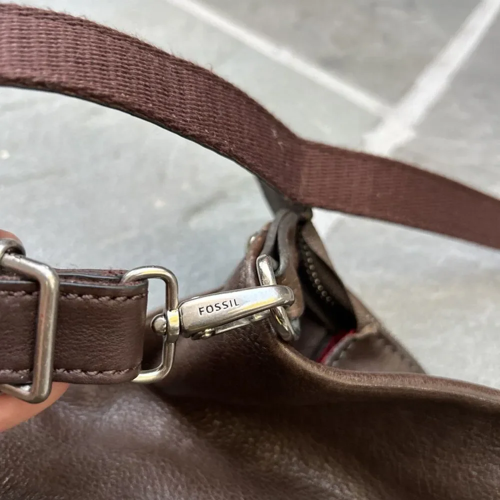 TANO Brown Leather Brown Straps Hobo Shoulder Bag Zippers Large Fossil Strap Red